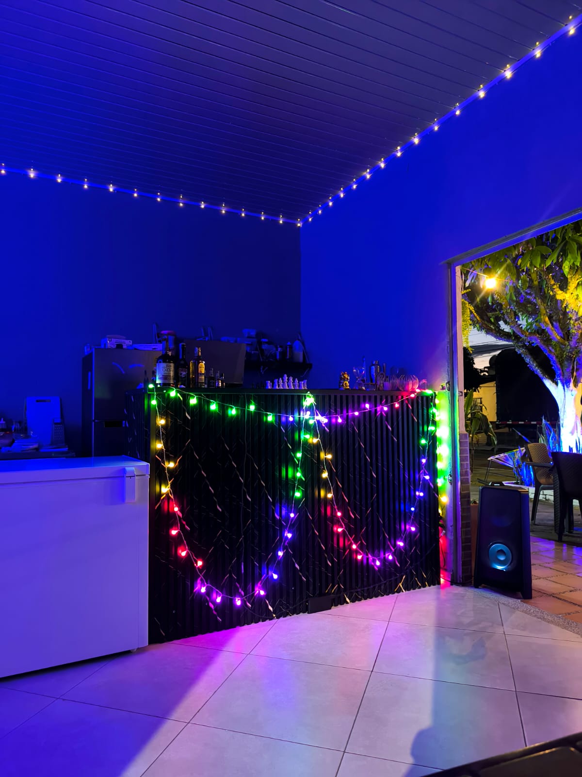 Foto del bar: barra y luces